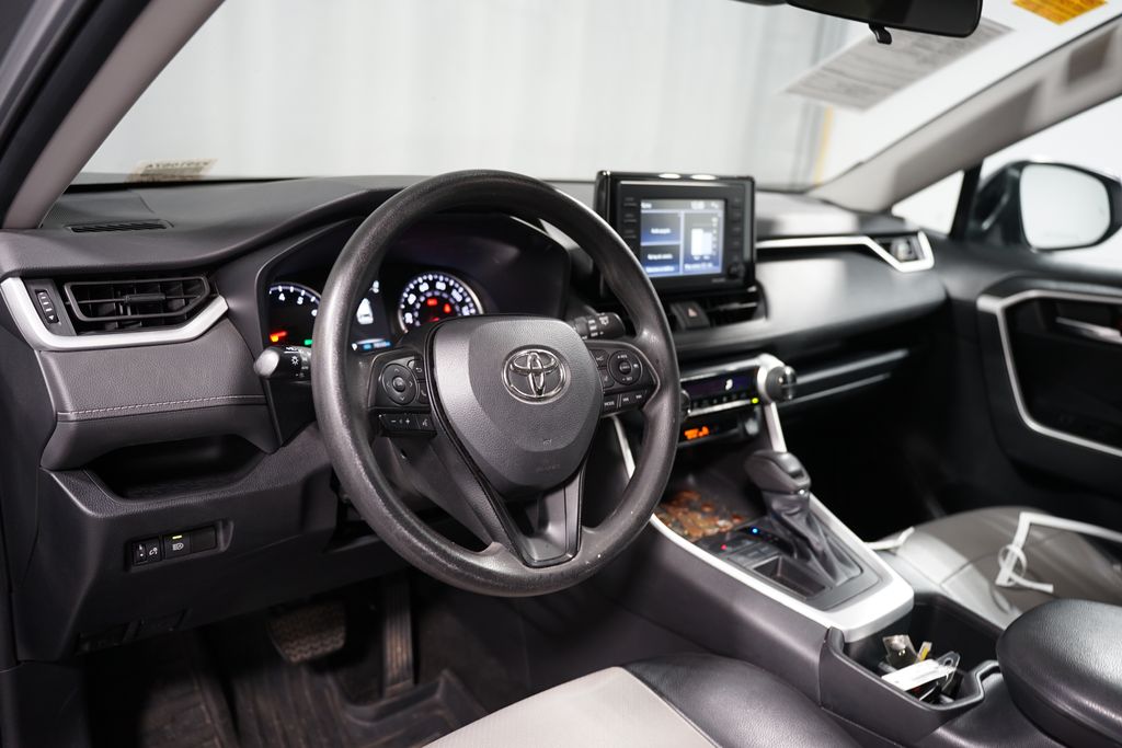 2022 Toyota RAV4 XLE 7