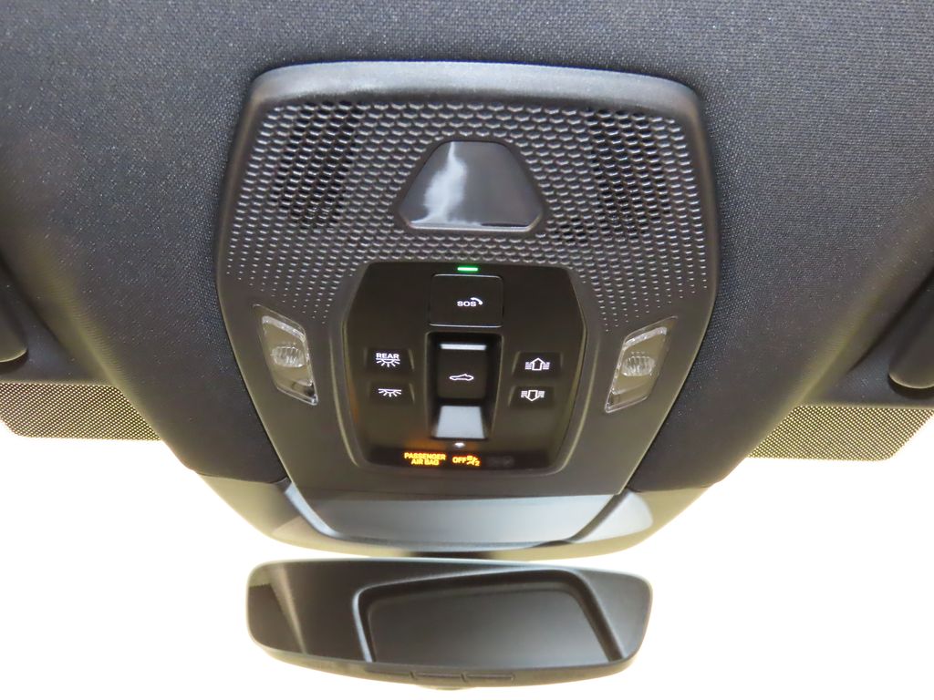 Thumbnail: 2024 Porsche Macan - 32