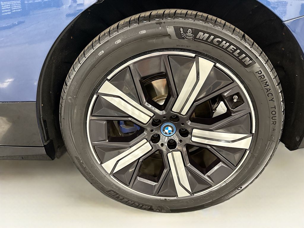 Thumbnail: 2023 BMW iX - 29