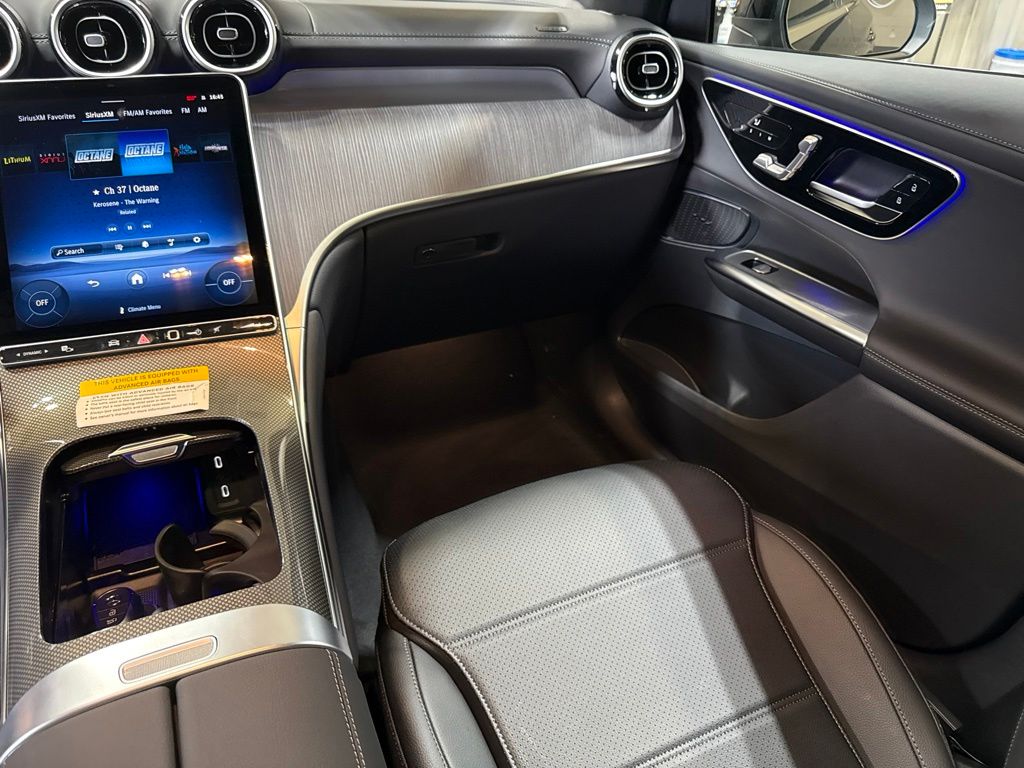 Thumbnail: 2027 Mercedes-Benz GLC - 27