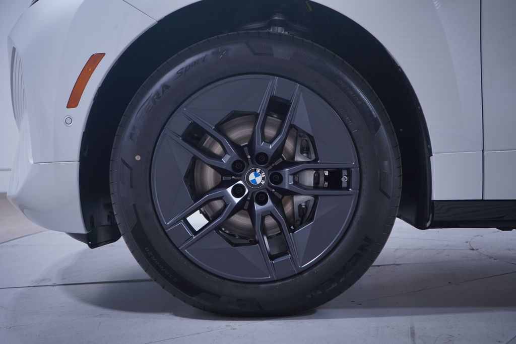 Thumbnail: 2026 BMW iX - 2