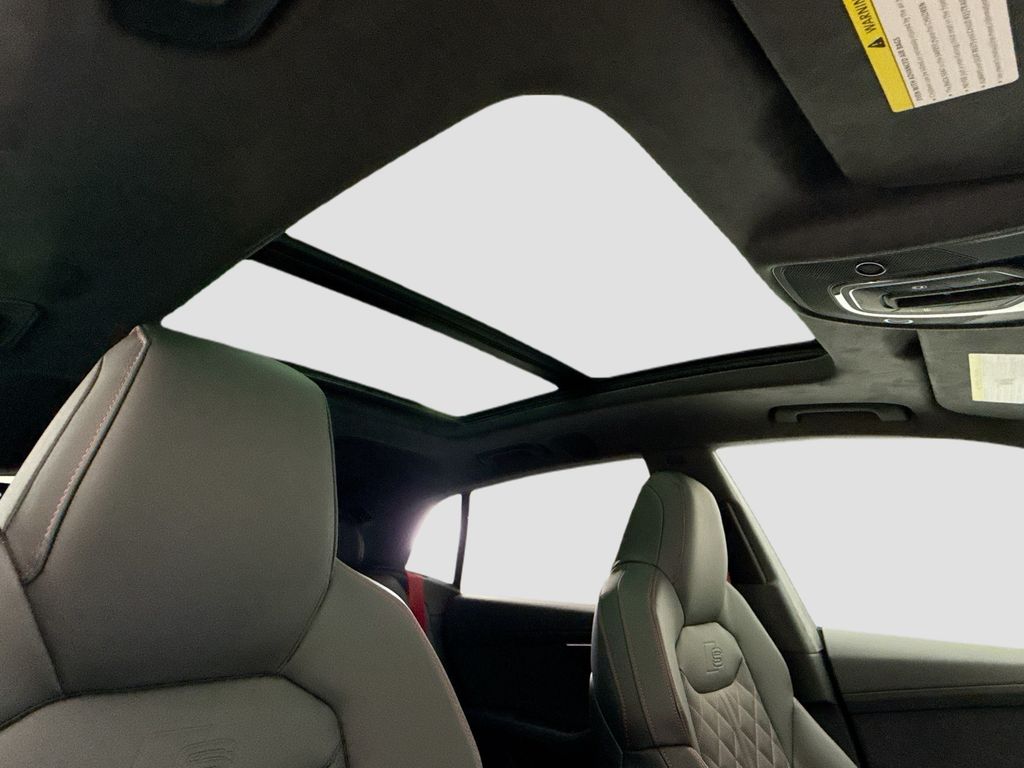 Thumbnail: 2026 Audi SQ8 - 18