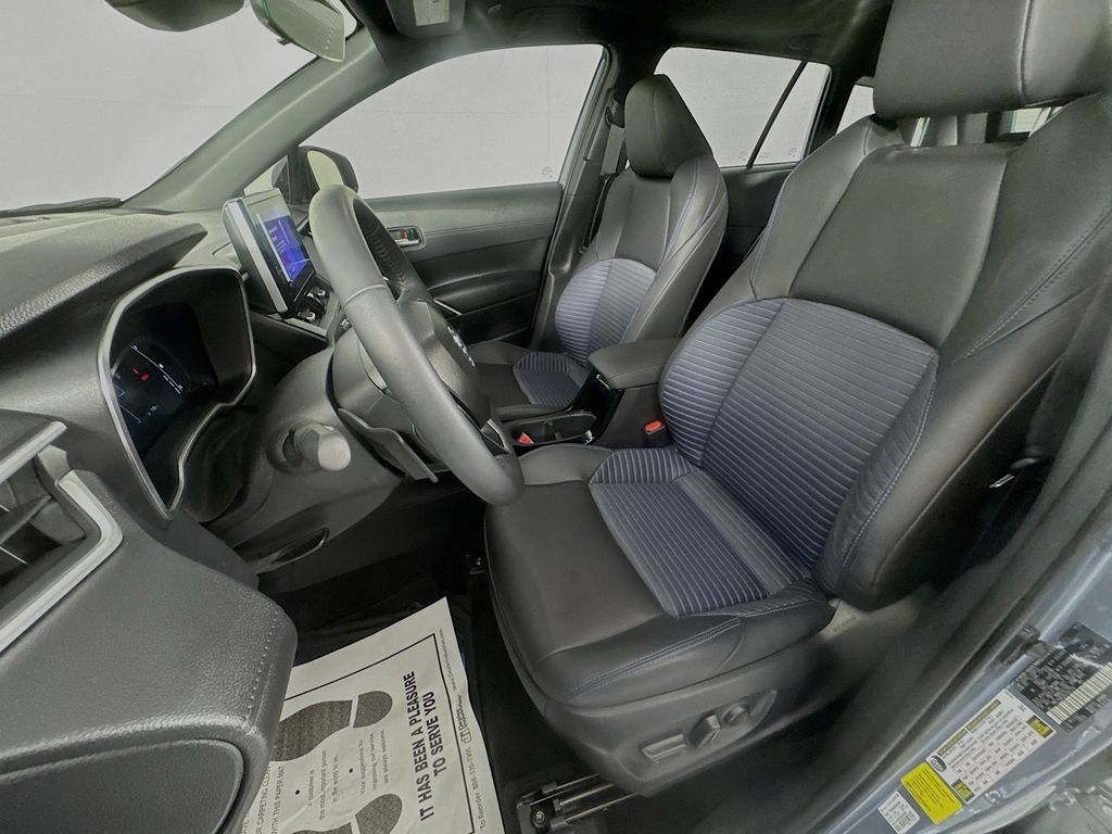 Used Car 2024 Toyota Corolla Cross  Hybrid Xse For Sale Under $35,000 In Austin, Texas