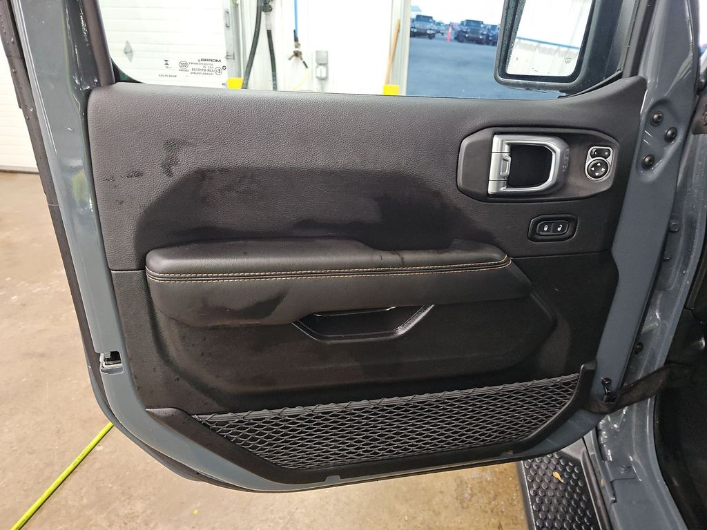 2025 Anvil Clear Coat Jeep Wrangler Sahara 4xe 4X4 SUV