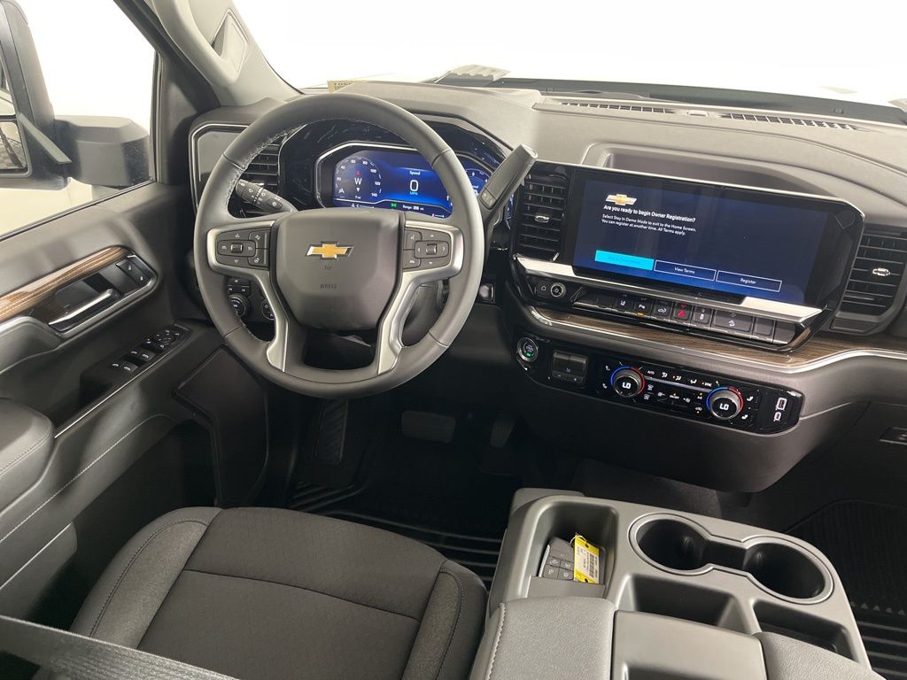 2025 Chevrolet Silverado 2500 LT 3