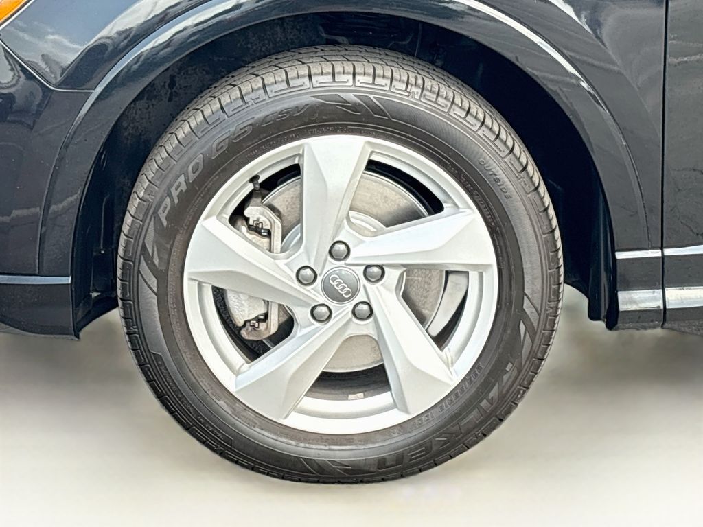 Thumbnail: 2020 Audi Q3 - 30