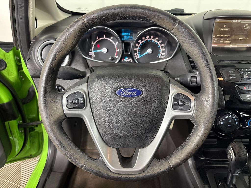 Used 2015 Green Ford SE image 17