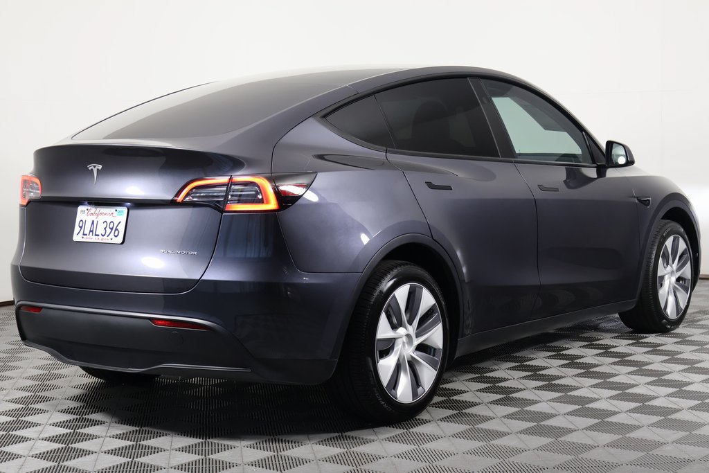 Thumbnail: 2024 Tesla Model Y - 4