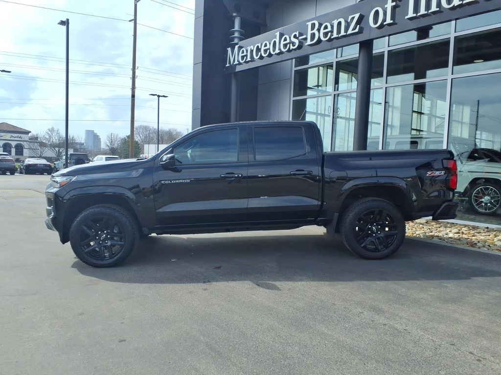 Used 2025 Black Chevrolet Z71 image 3