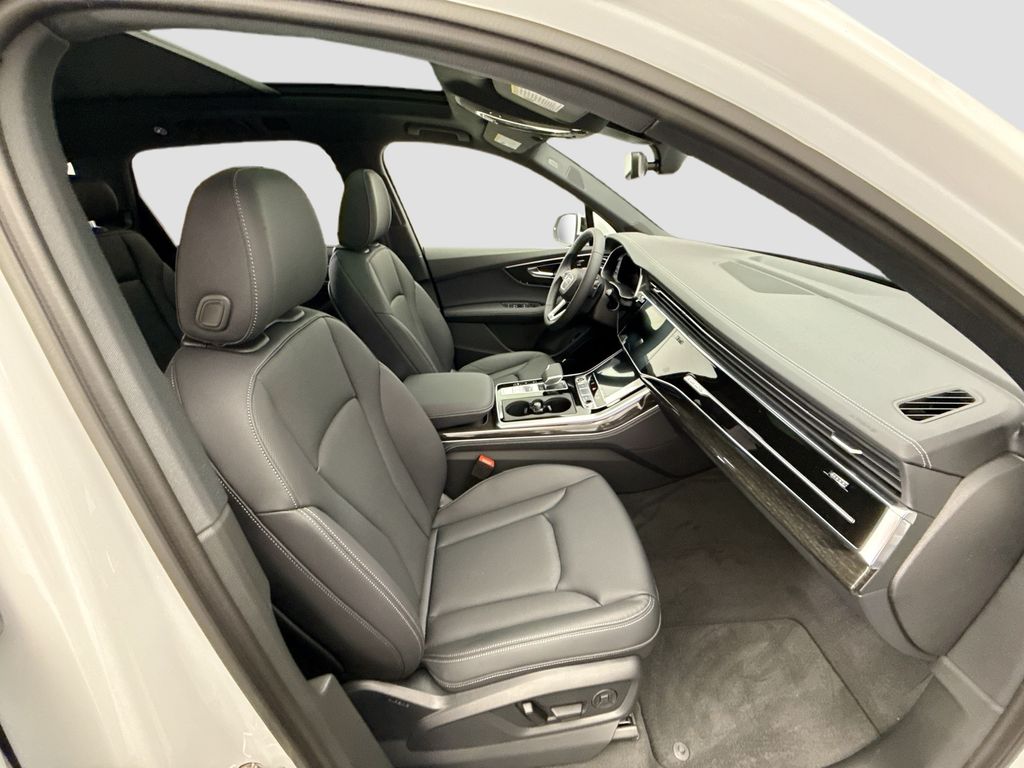 Thumbnail: 2026 Audi Q7 - 19