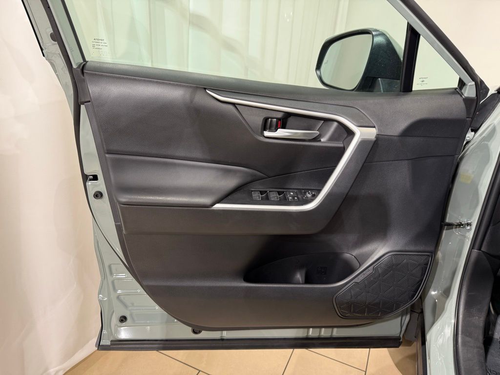 Thumbnail: 2023 Toyota RAV4 - 15