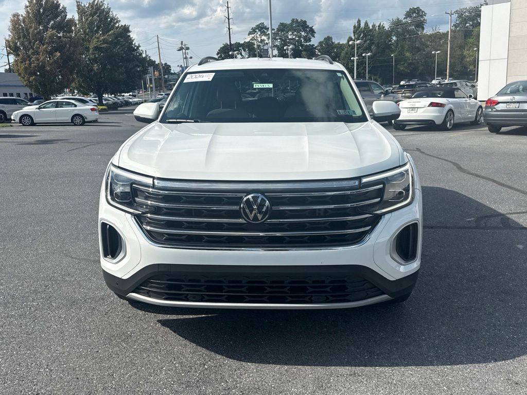 2024 Volkswagen Atlas 2.0T SE w/Technology White at South Hills CDJR