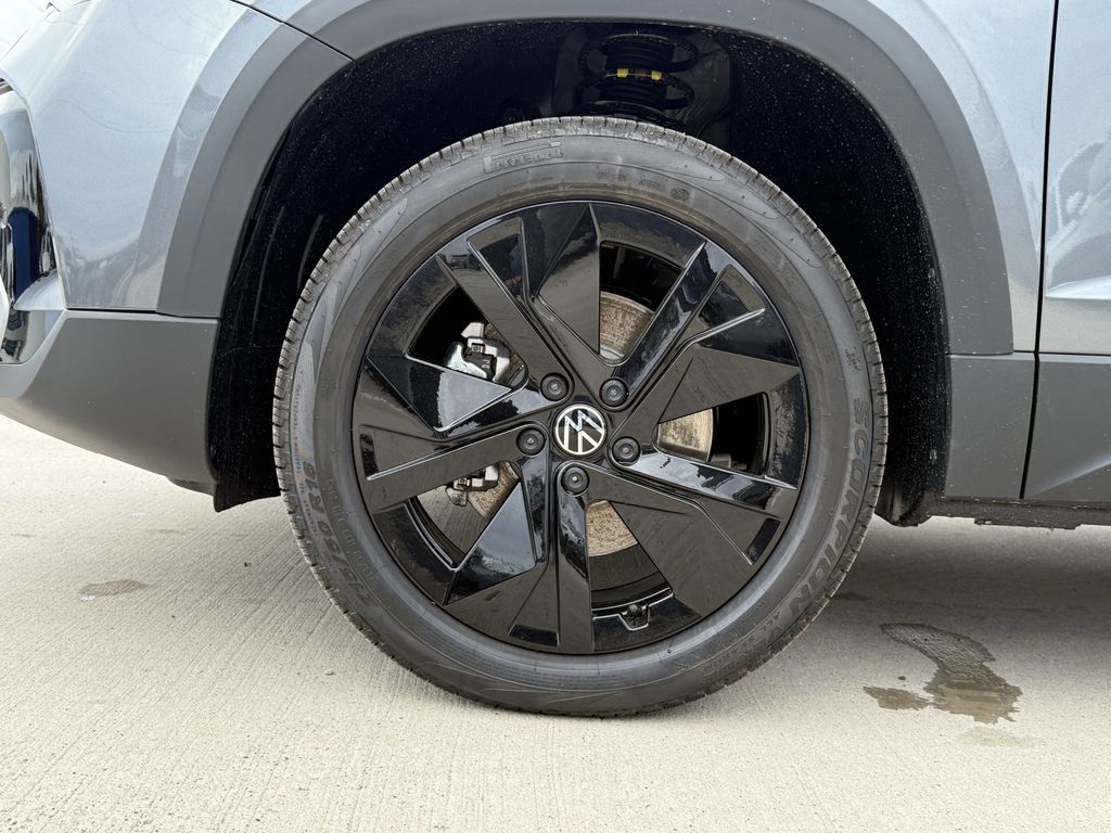 2026 Volkswagen Taos 1.5T SE Gray at DeMontrond Auto Country