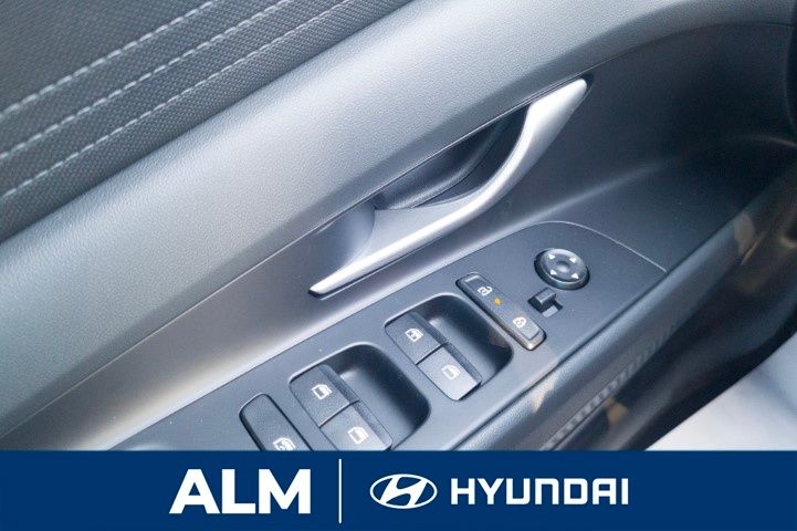 2025 Hyundai Elantra SE photo 29