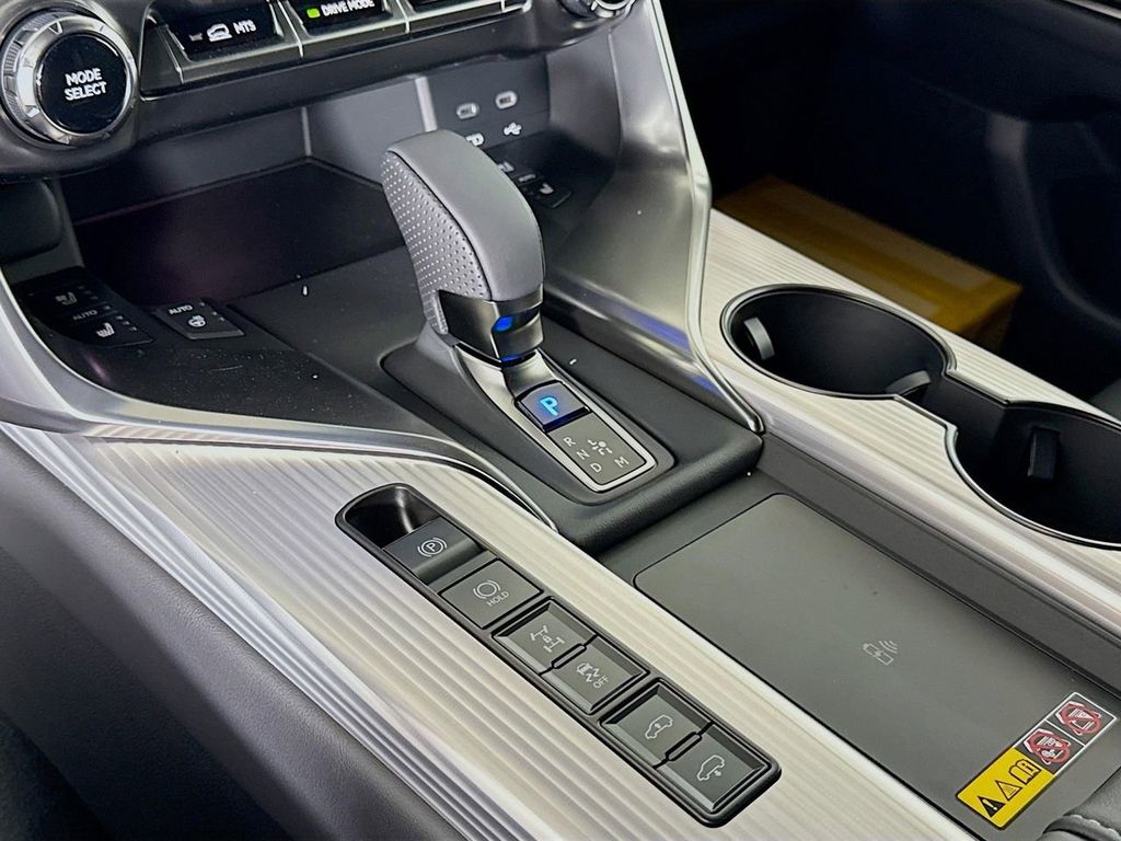 Thumbnail: 2025 Lexus LX - 15