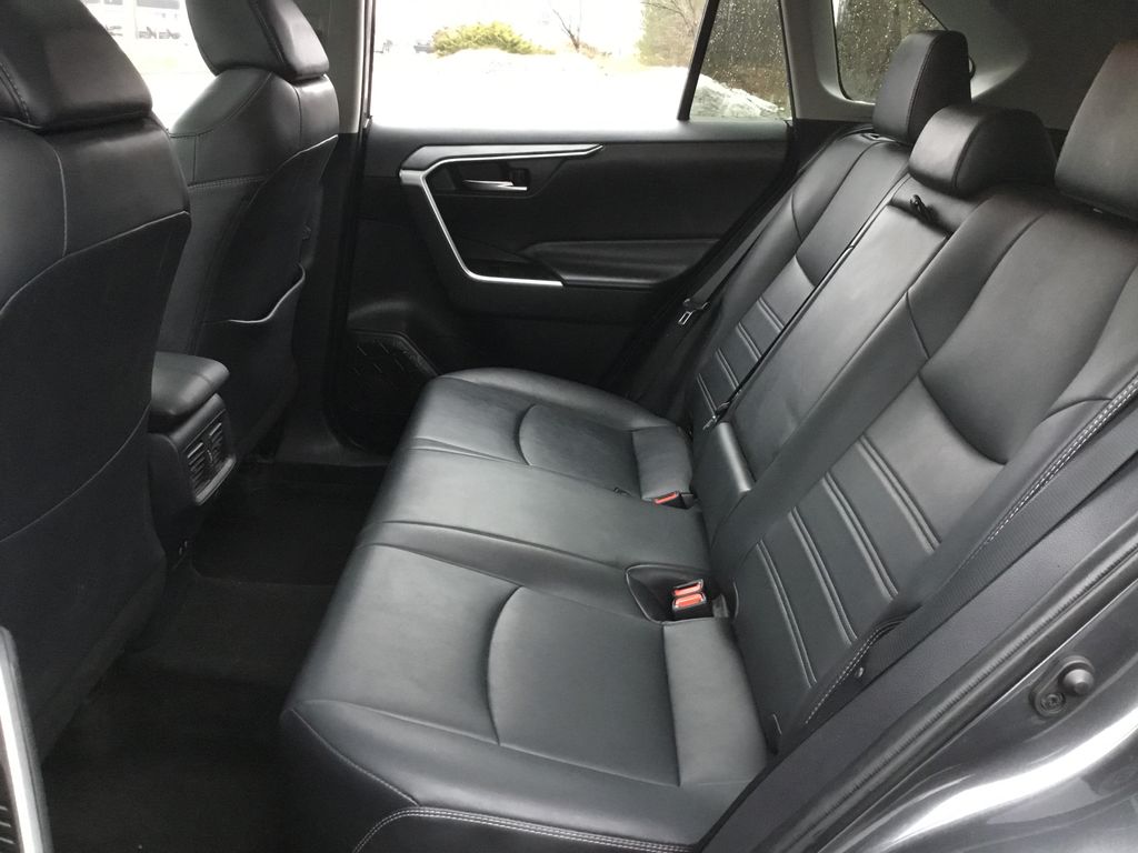 Thumbnail: 2020 Toyota RAV4 - 16