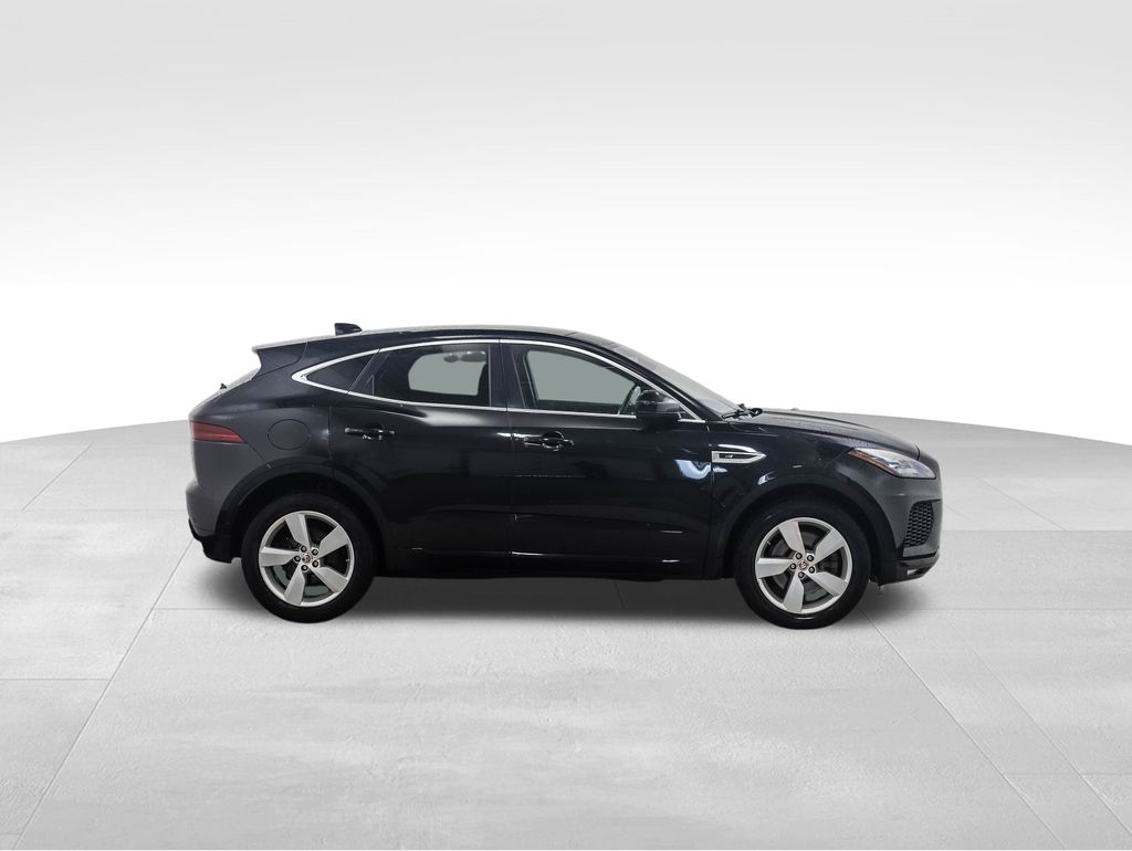 Thumbnail: 2018 Jaguar E-Pace - 6