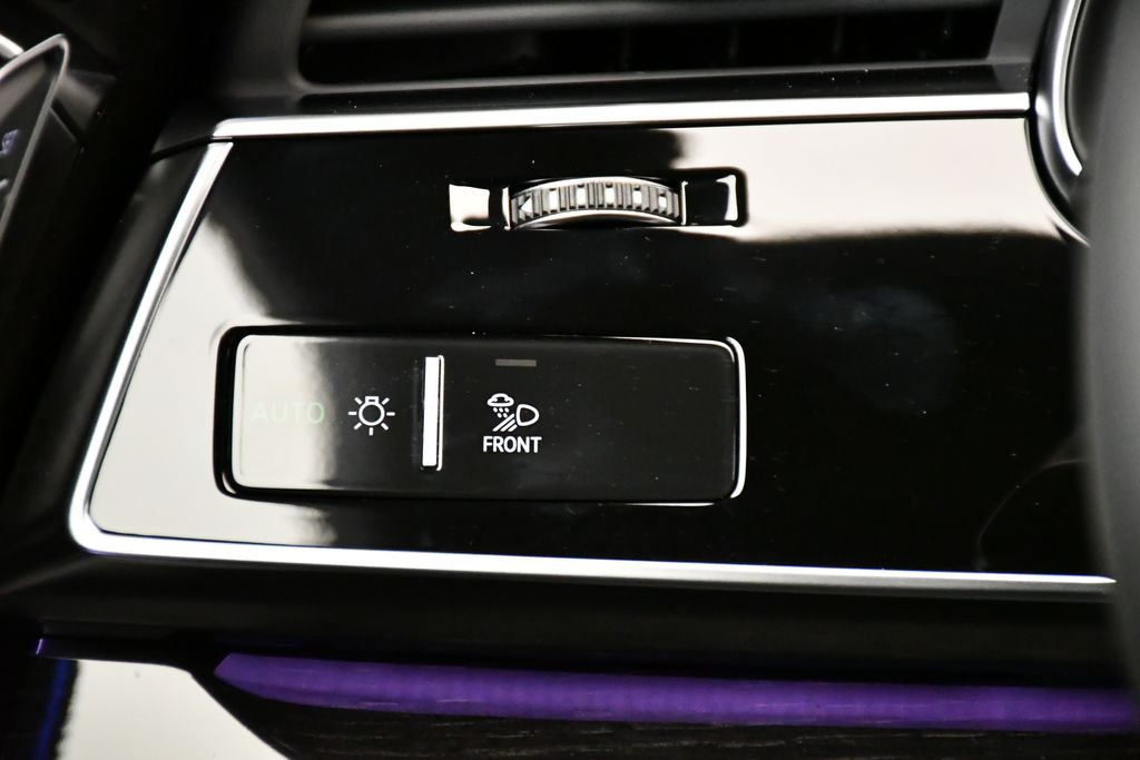 Thumbnail: 2026 Audi Q8 - 22