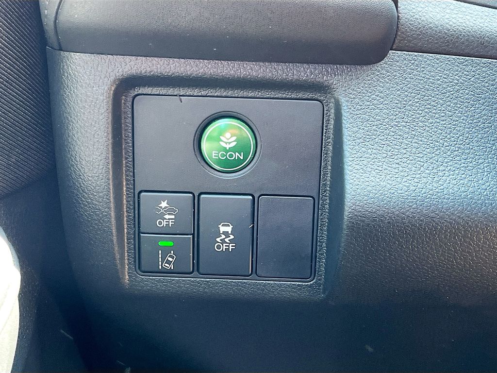 Used 2022 White Honda EX image 10