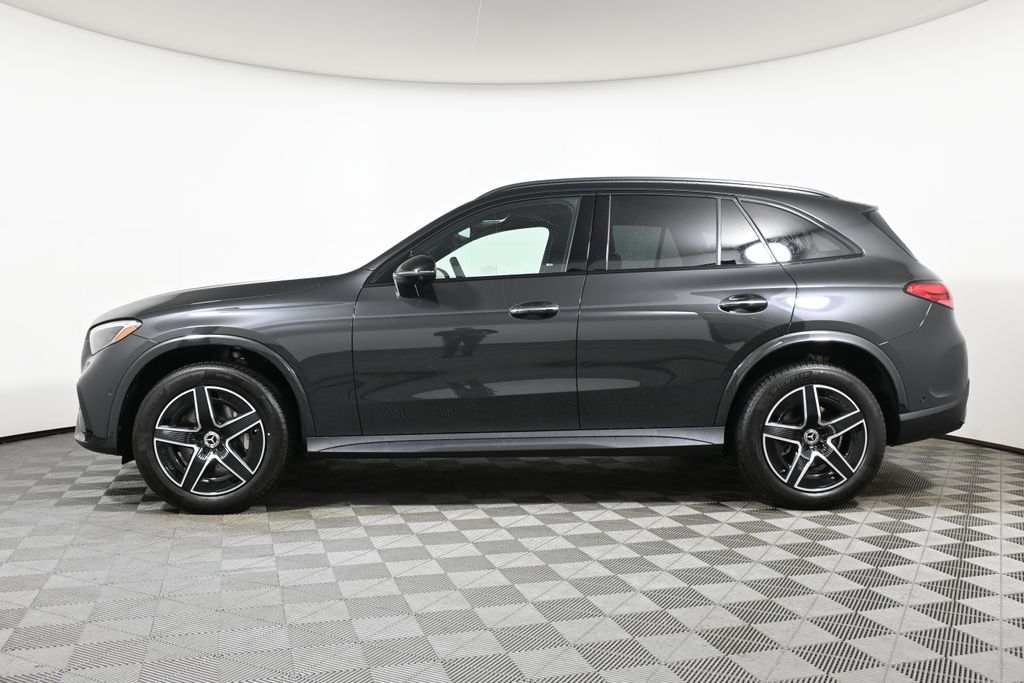 2025 Mercedes-Benz GLC 300 2