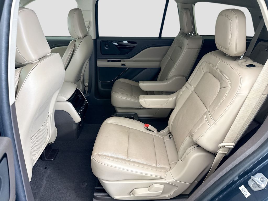 Thumbnail: 2022 Lincoln Aviator - 20