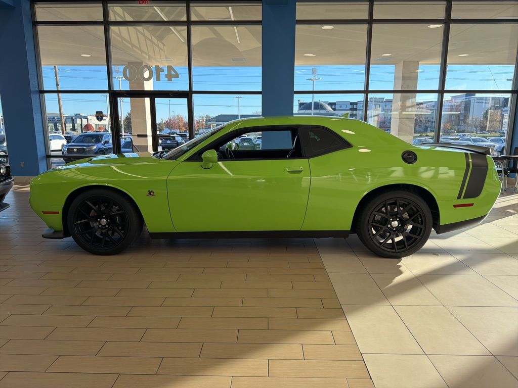 Thumbnail: 2015 Dodge Challenger - 2