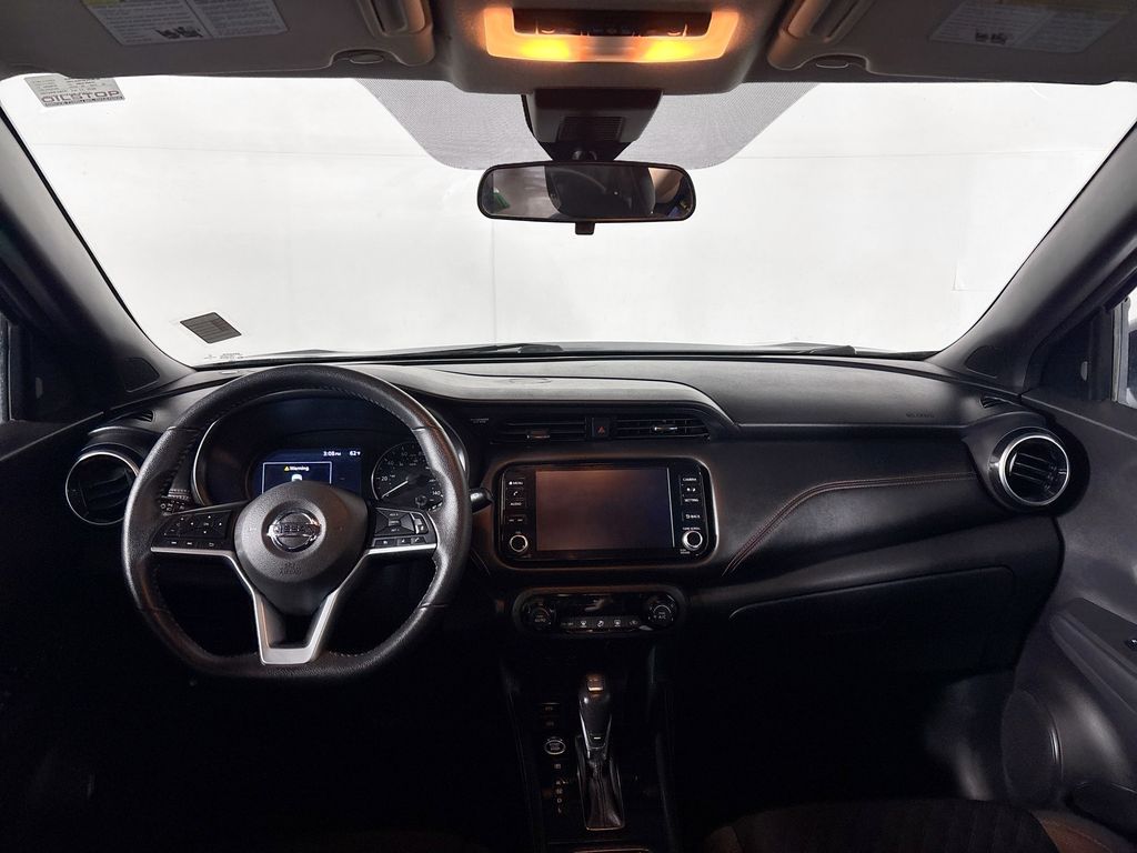 2021 Nissan Kicks SR