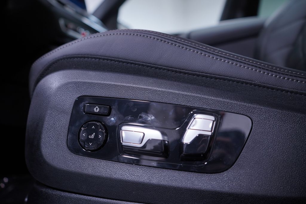 Thumbnail: 2026 BMW X5 - 14