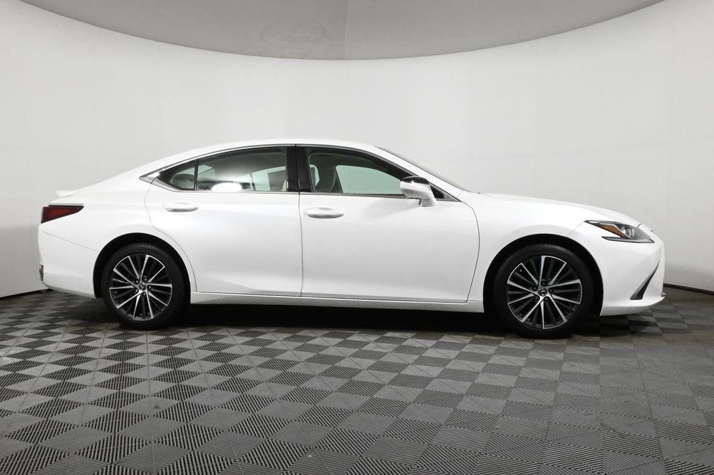 2022 Lexus ES 250 8