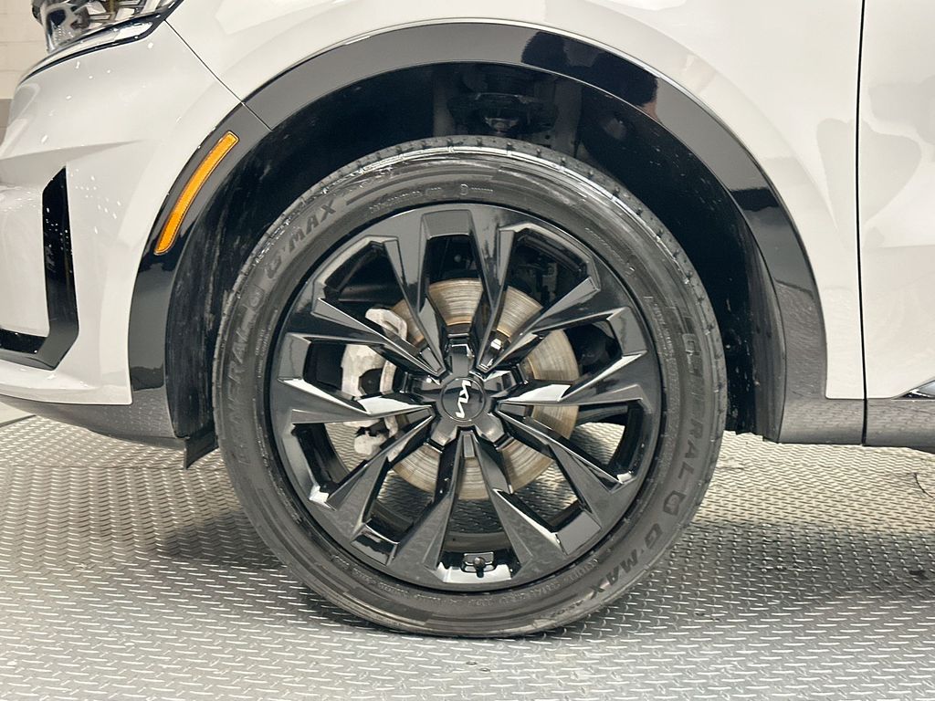 Thumbnail: 2023 Kia Sorento - 5