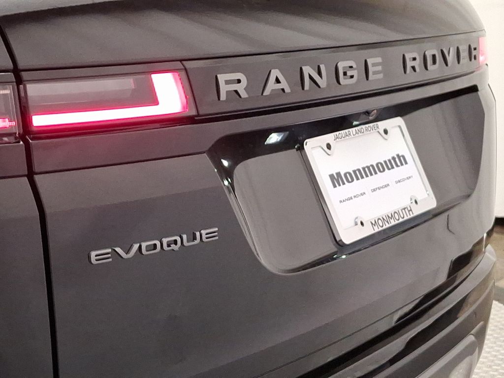 2026 Land Rover Range Rover Evoque S 15