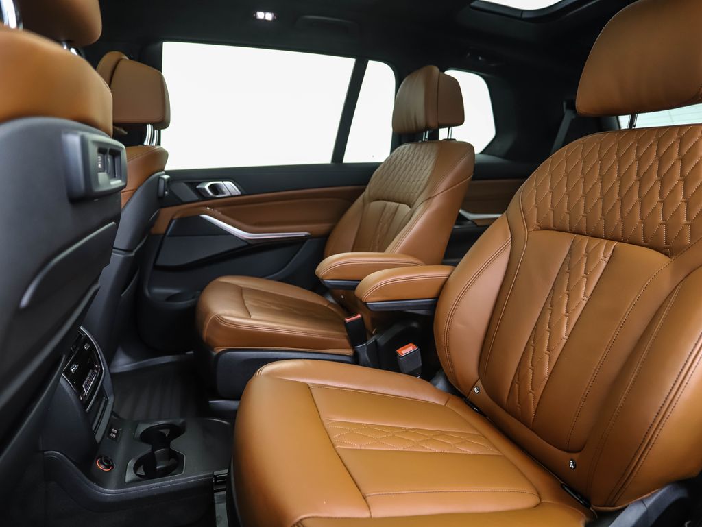 Thumbnail: 2022 BMW X7 - 23