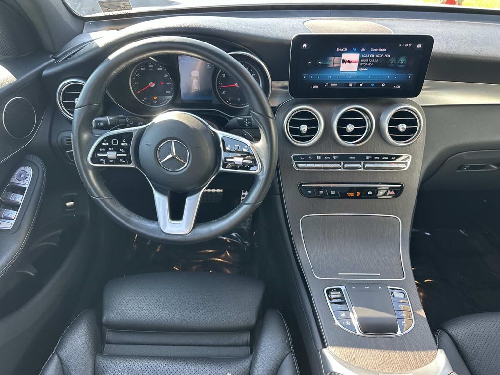 Thumbnail: 2022 Mercedes-Benz GLC - 20