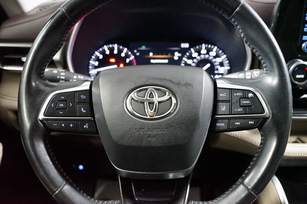 Thumbnail: 2020 Toyota Highlander - 12