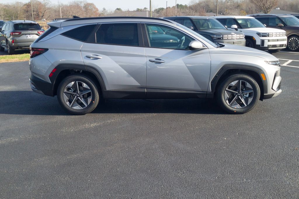 New 2026 Silver Hyundai SEL Plus image 4