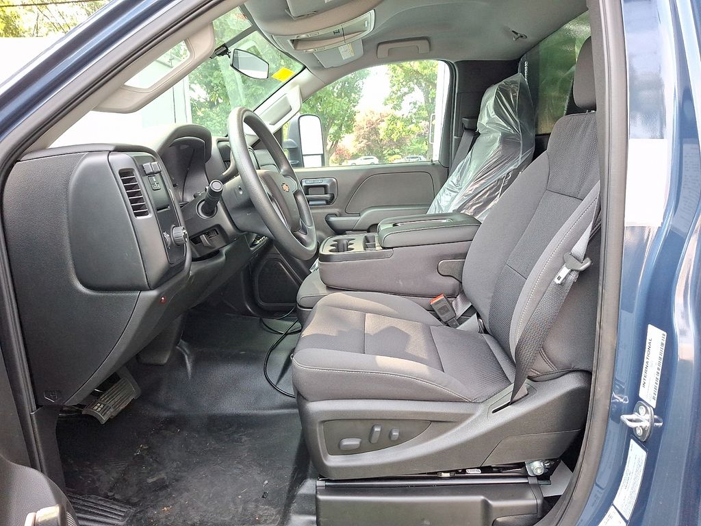 2024 Chevrolet Silverado 4500HD Work Truck - 9