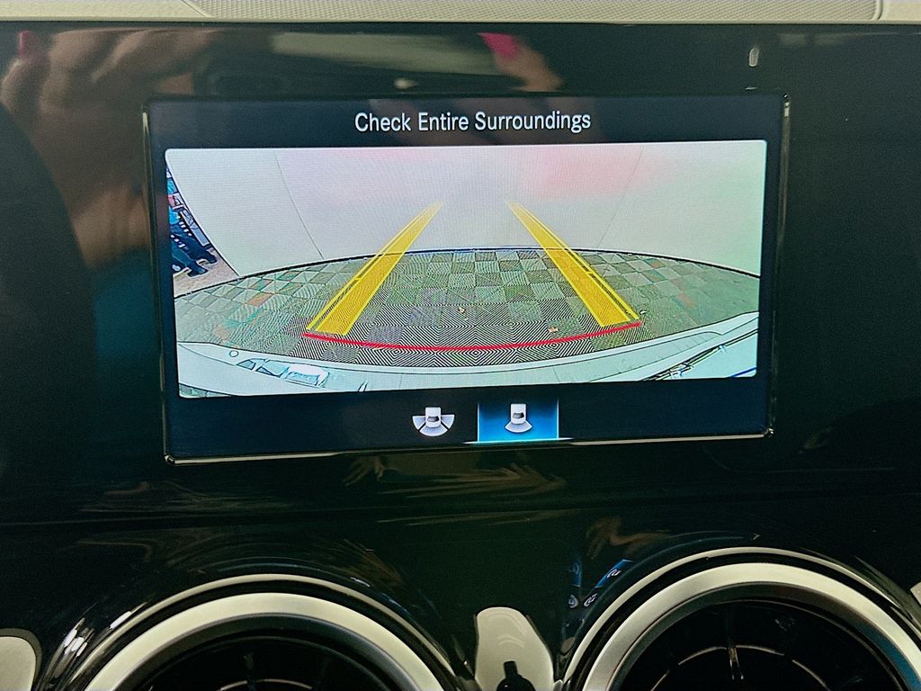 Thumbnail: 2020 Mercedes-Benz GLB - 13