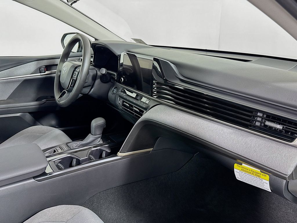 2026 Toyota Camry LE - Photo 22