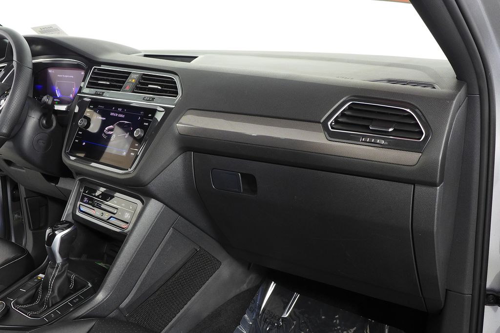 Thumbnail: 2022 Volkswagen Tiguan - 14