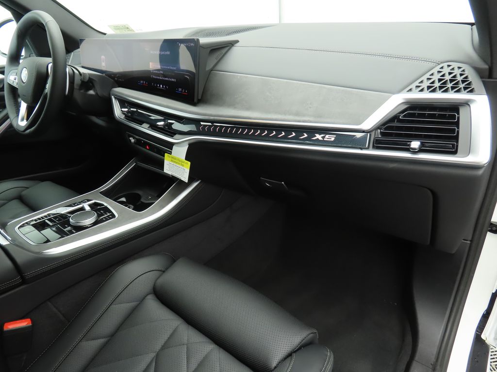 Thumbnail: 2025 BMW X5 - 17