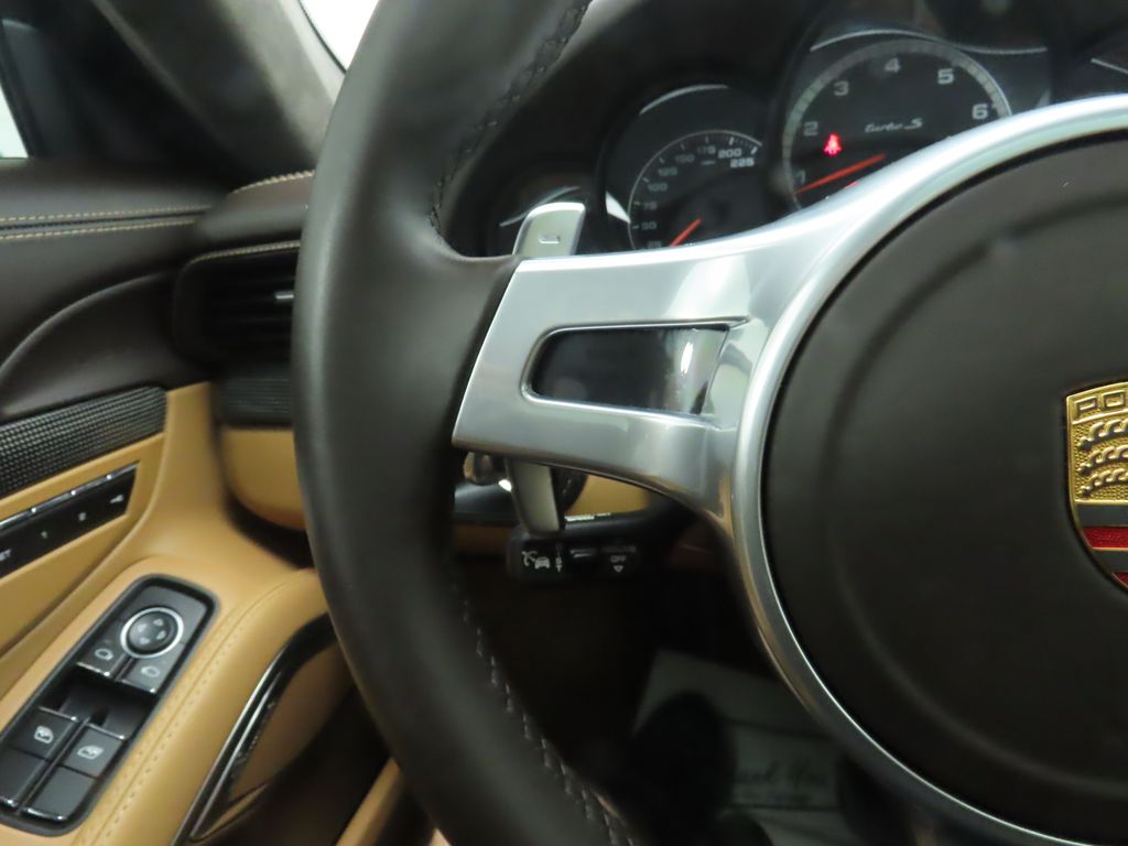 Thumbnail: 2016 Porsche 911 - 11