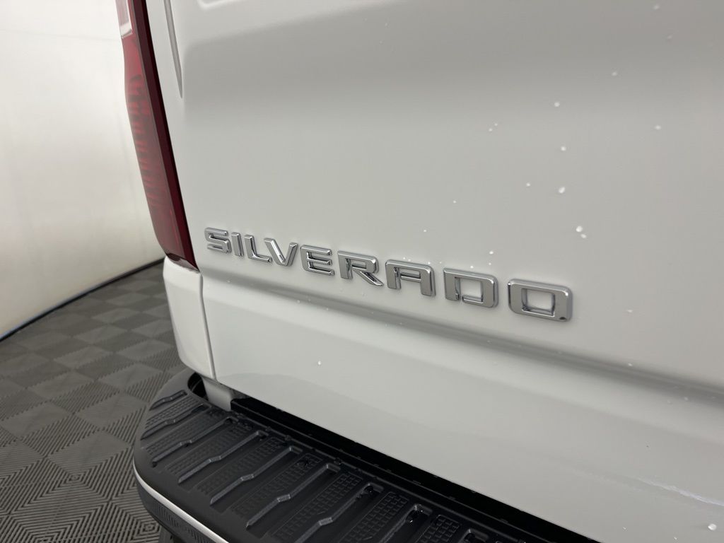 Thumbnail: 2026 Chevrolet Silverado 1500 - 19