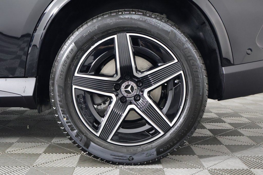 Thumbnail: 2026 Mercedes-Benz GLC - 10