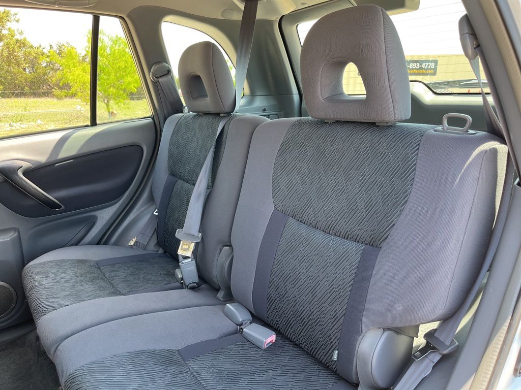 2003 Toyota RAV4 Base 24