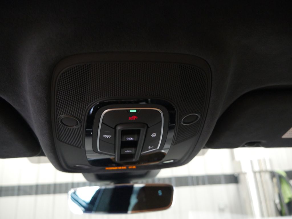 Thumbnail: 2026 Audi RS Q8 - 31