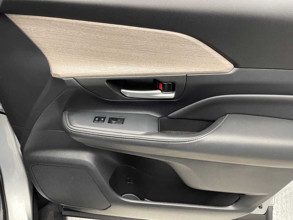 2024 Toyota Grand Highlander Limited 14