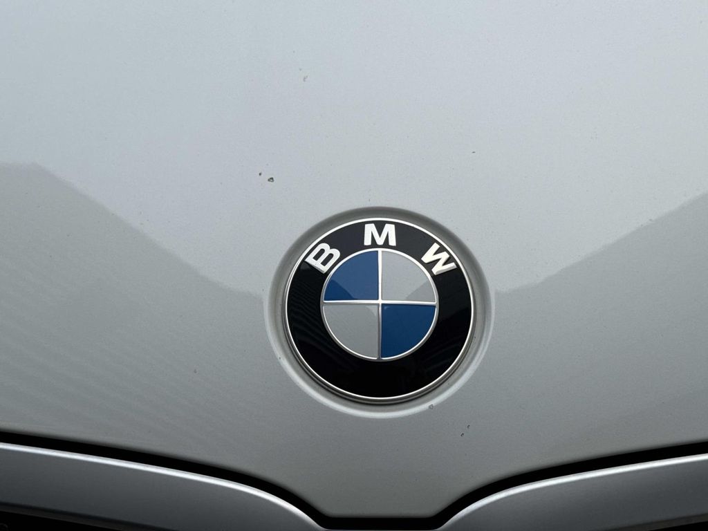 Used 2024 White BMW 330i xDrive image 9