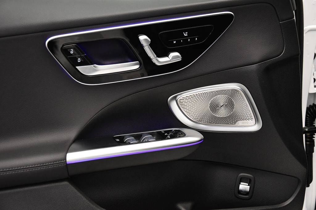 Thumbnail: 2025 Mercedes-Benz C-Class - 32