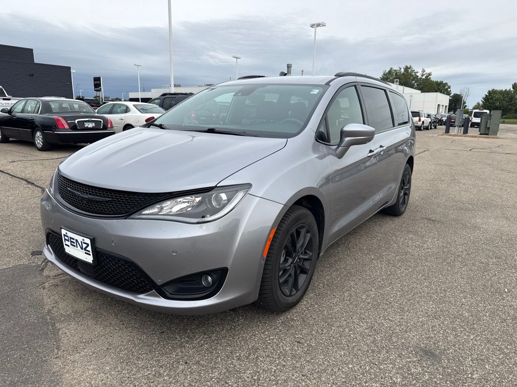 Billet Silver Metallic Clearcoat 2020 Chrysler Pacifica Minivan All-Wheel Drive 9-Speed Automatic