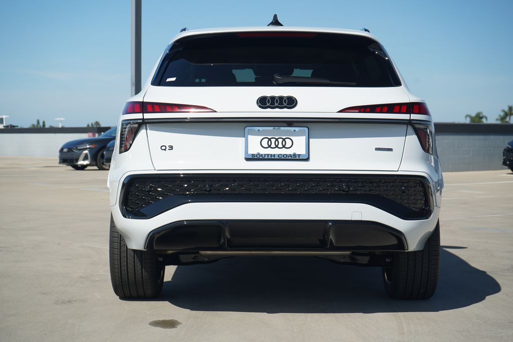 Thumbnail: 2026 Audi Q3 - 4